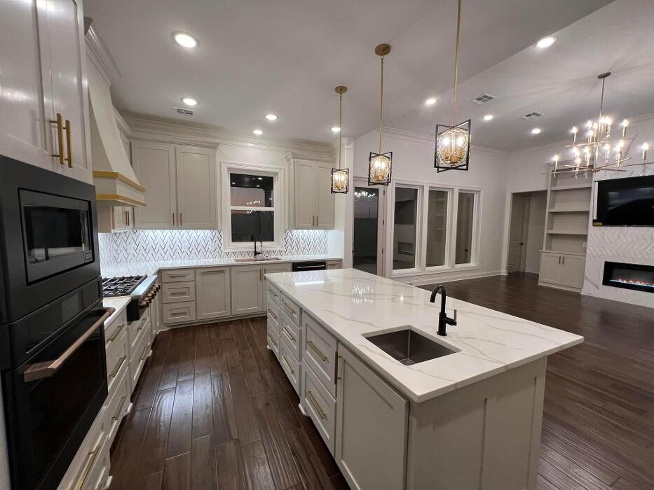 Images West Ouachita Cabinets