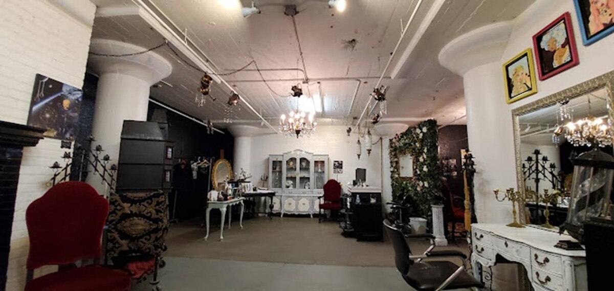 Images Wild Hare Salon and Gallery