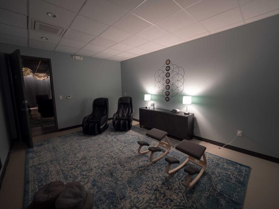 Images Be Still Float Studio