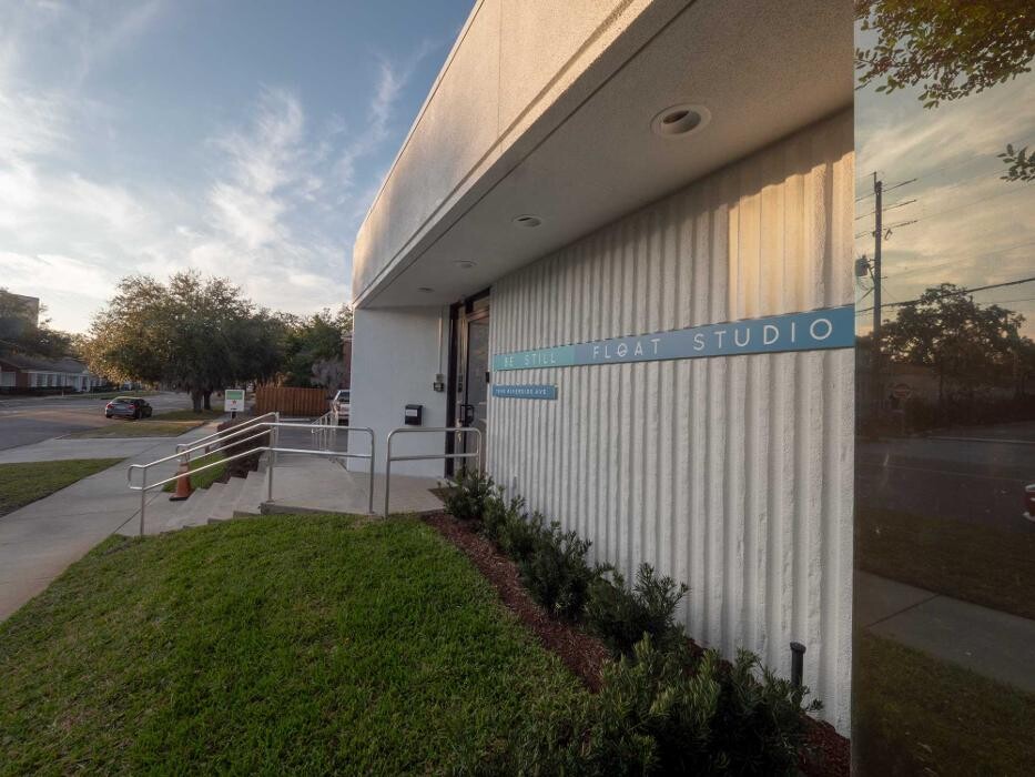 Images Be Still Float Studio