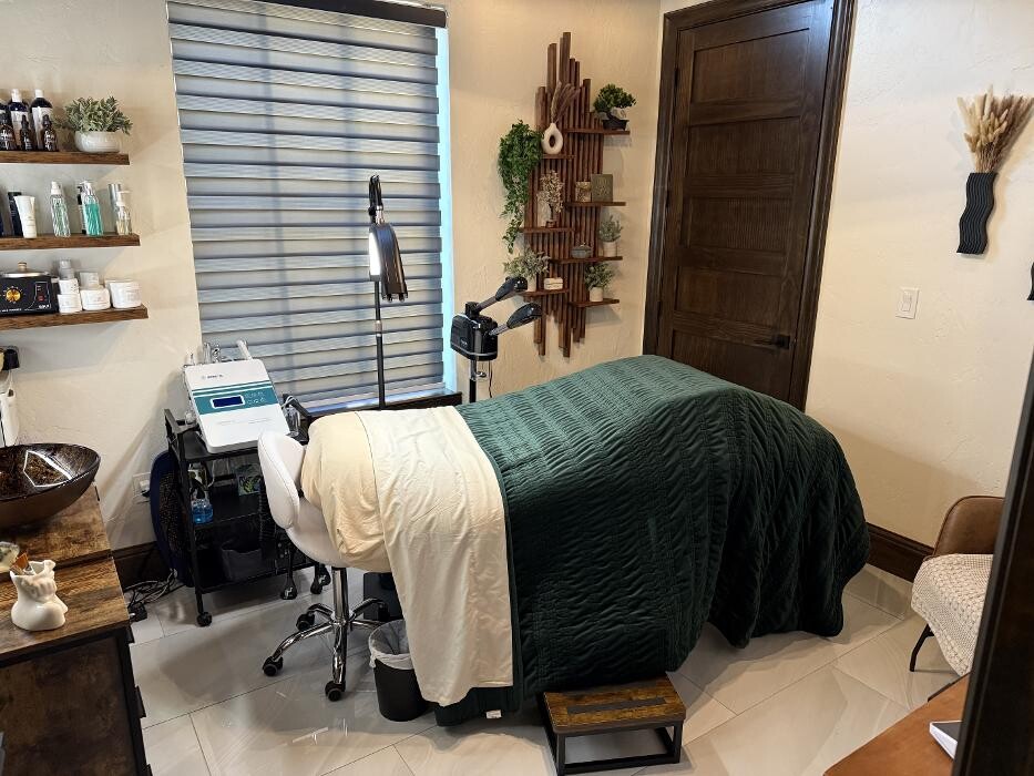 Images Essence Beauty Lounge