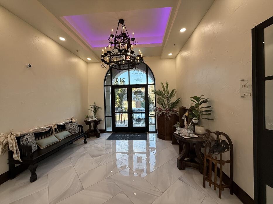Images Essence Beauty Lounge