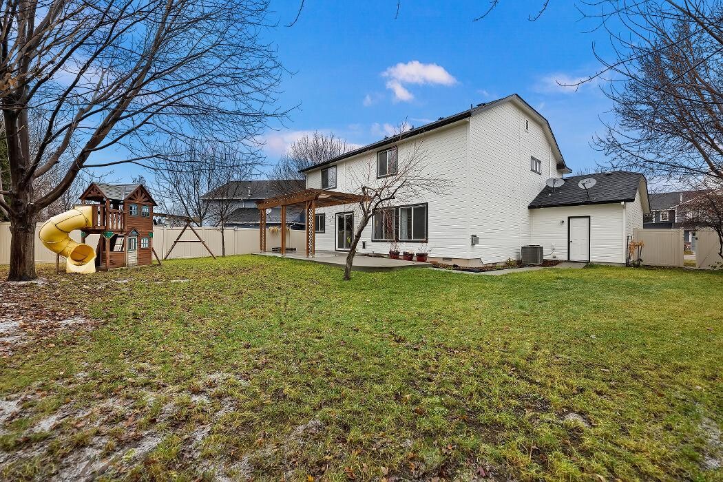 Images Abmont Realty Group