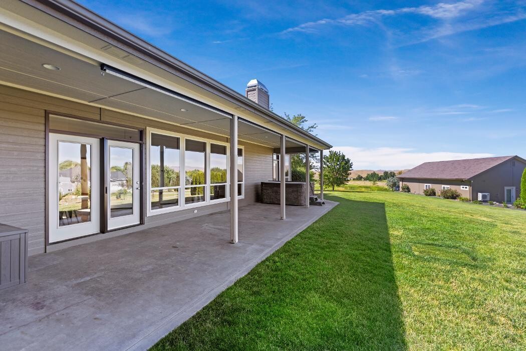Images Abmont Realty Group