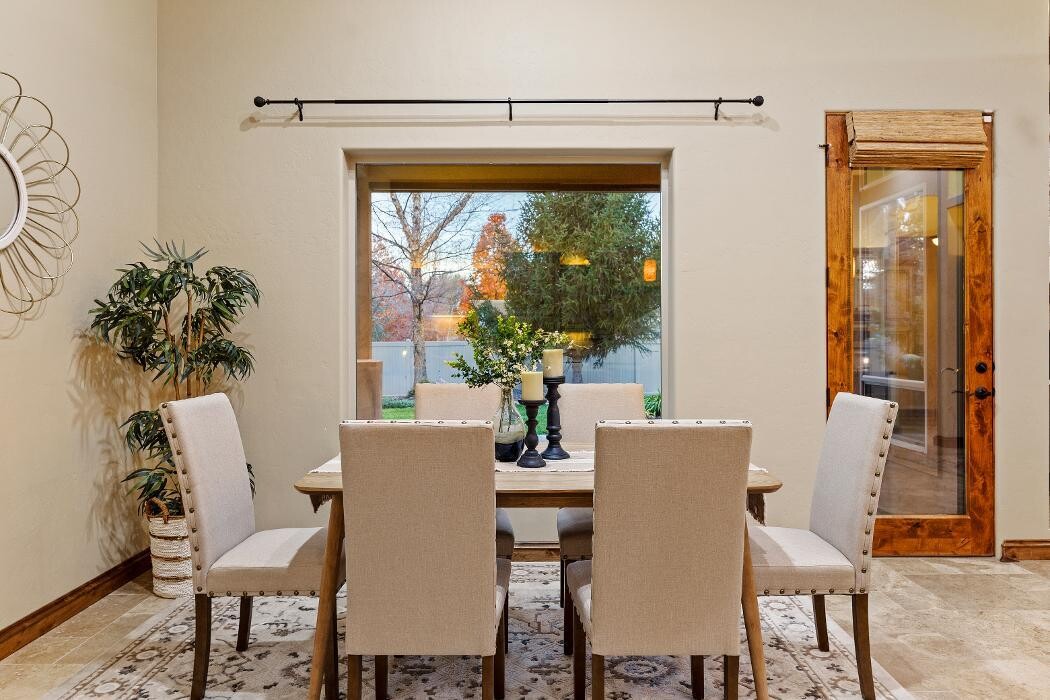 Images Abmont Realty Group