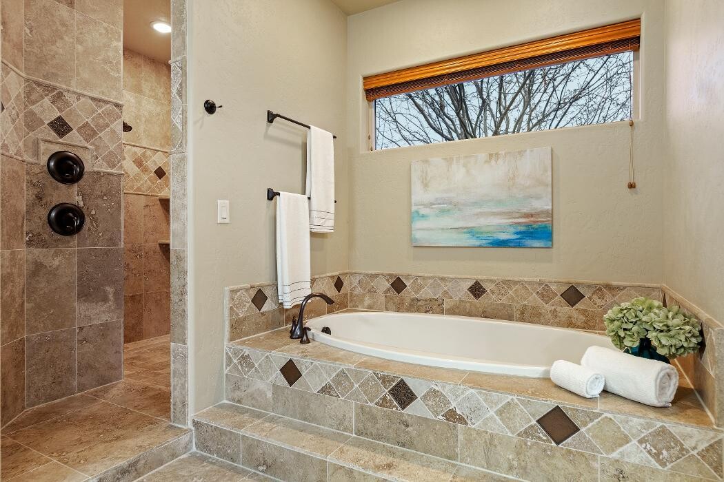 Images Abmont Realty Group