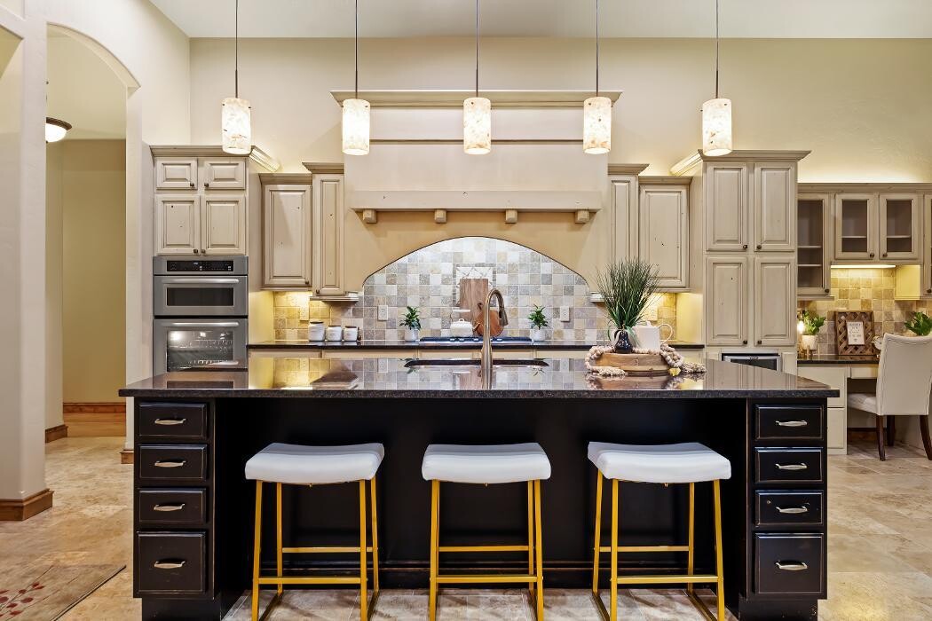 Images Abmont Realty Group