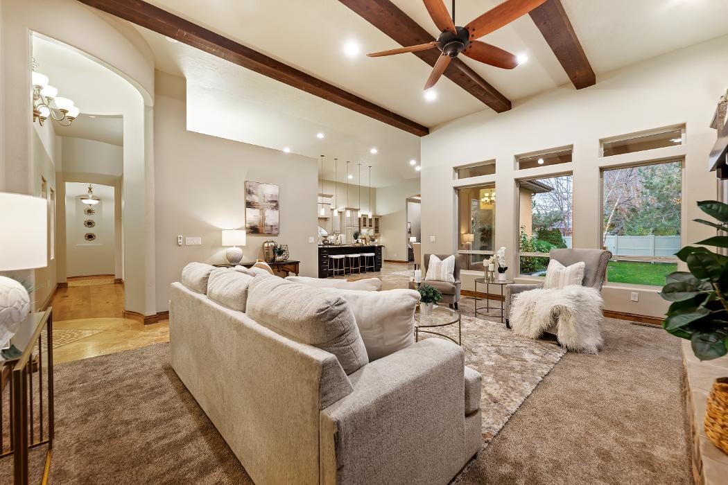 Images Abmont Realty Group