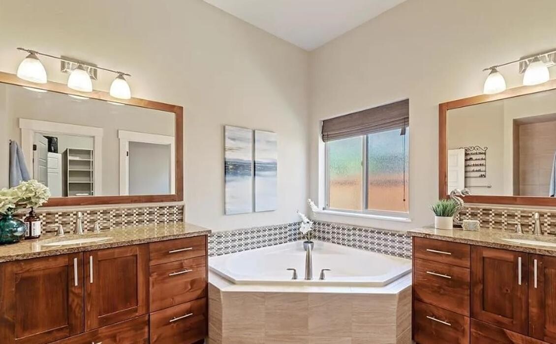 Images Abmont Realty Group
