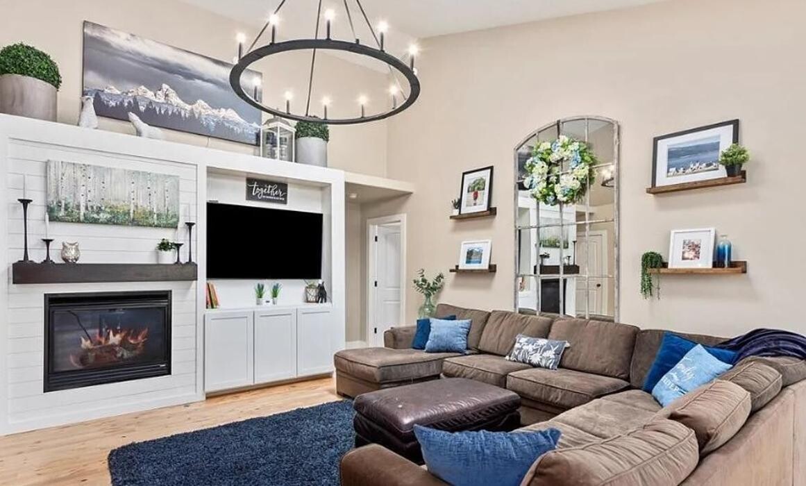 Images Abmont Realty Group