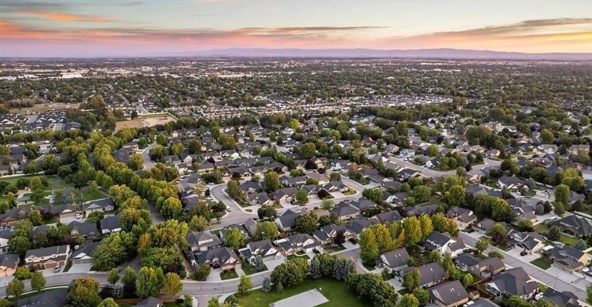 Images Abmont Realty Group