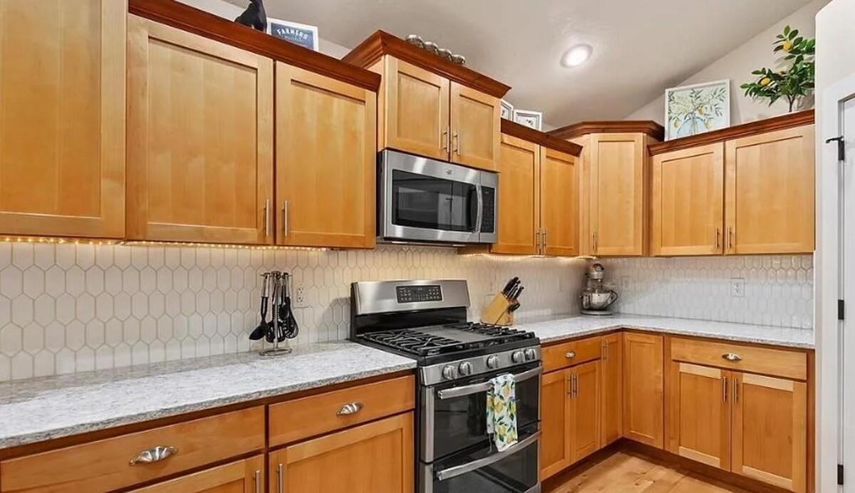 Images Abmont Realty Group
