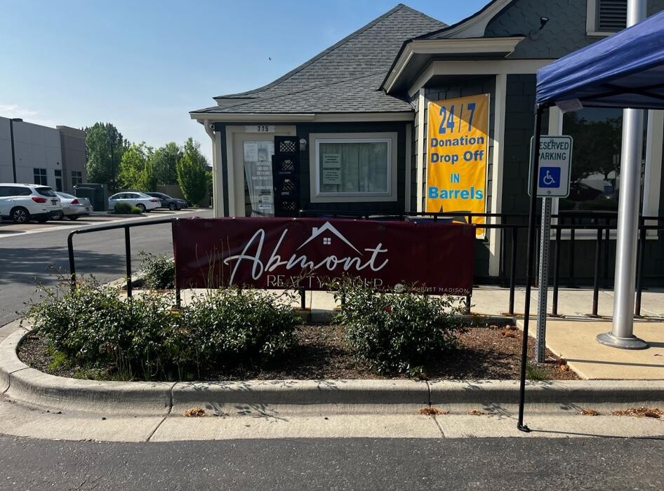 Images Abmont Realty Group
