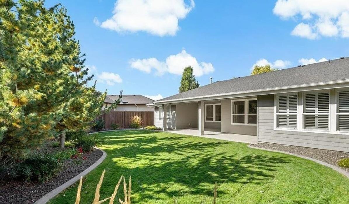 Images Abmont Realty Group
