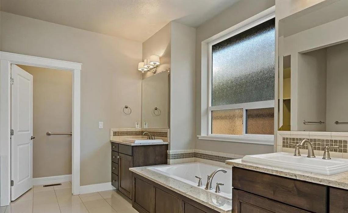 Images Abmont Realty Group