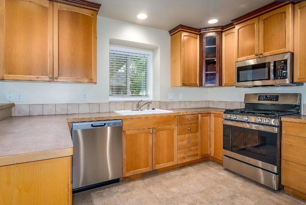Images Abmont Realty Group