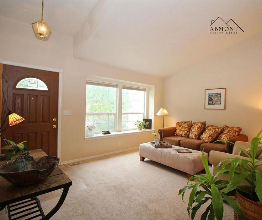 Images Abmont Realty Group