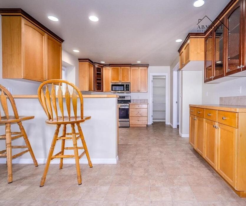 Images Abmont Realty Group