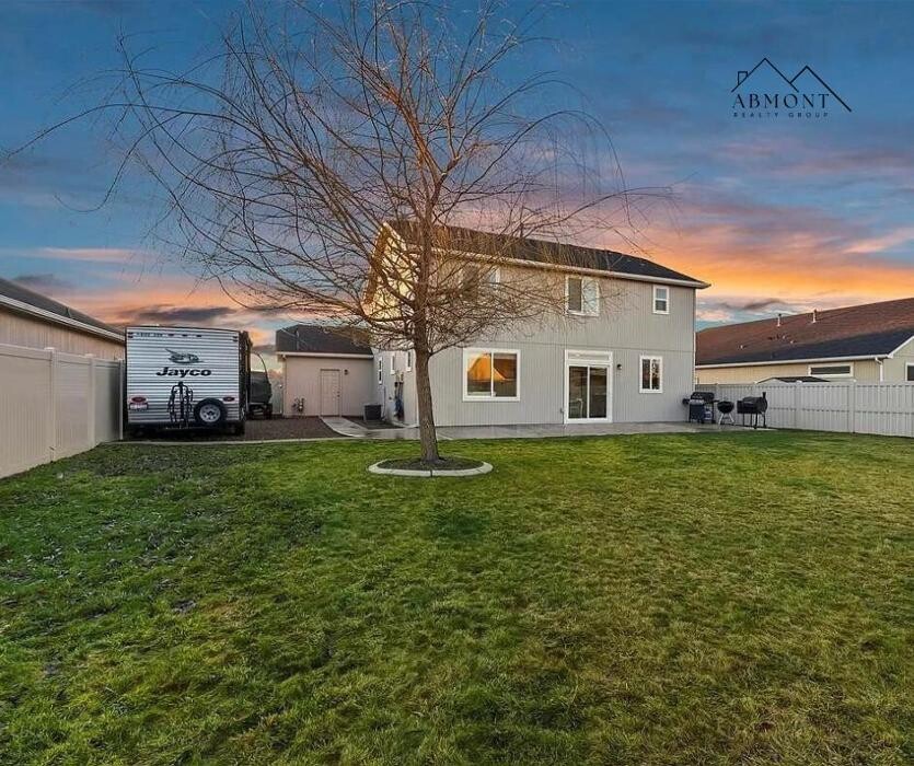 Images Abmont Realty Group
