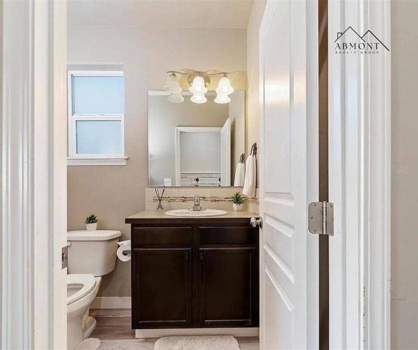 Images Abmont Realty Group