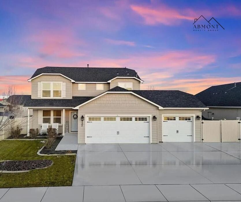 Images Abmont Realty Group