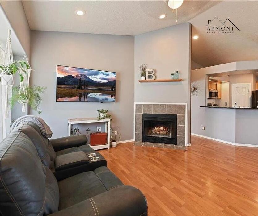 Images Abmont Realty Group