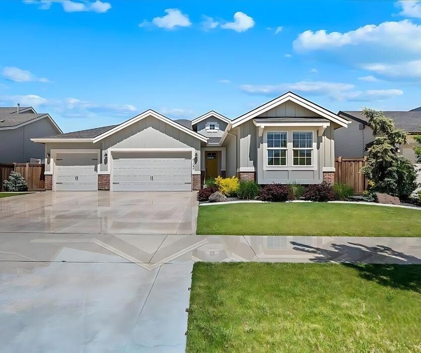 Images Abmont Realty Group