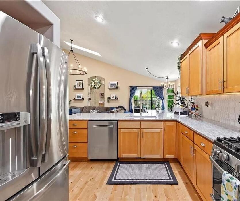 Images Abmont Realty Group