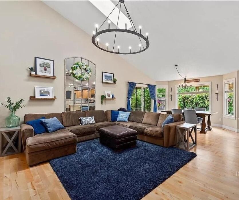 Images Abmont Realty Group