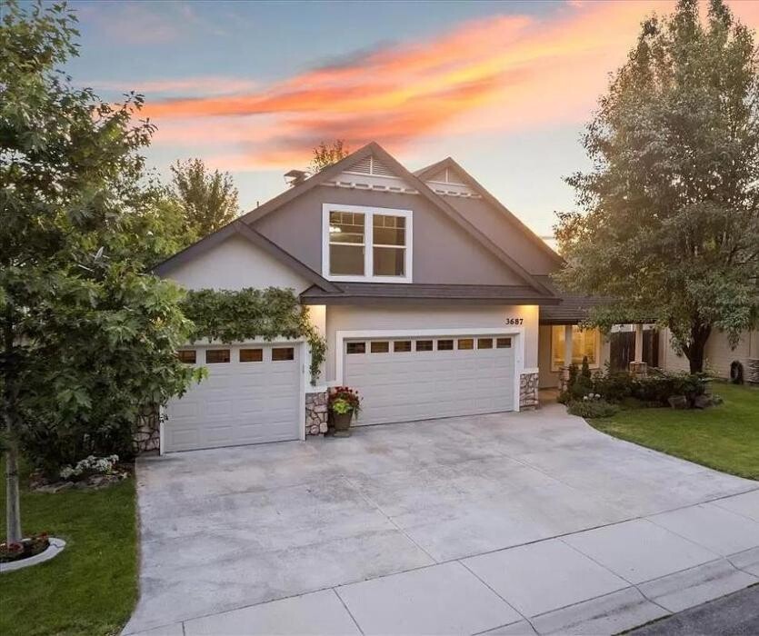 Images Abmont Realty Group