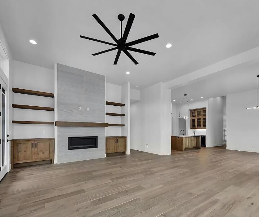 Images Abmont Realty Group