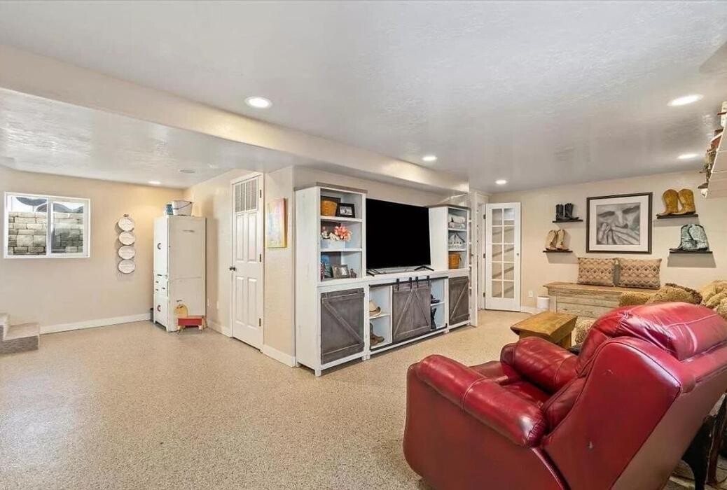 Images Abmont Realty Group