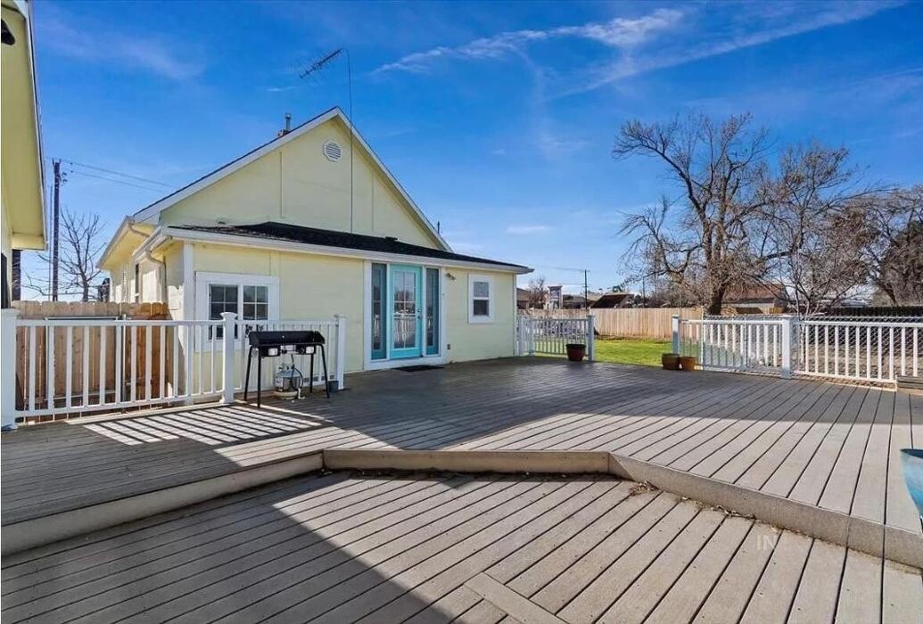 Images Abmont Realty Group