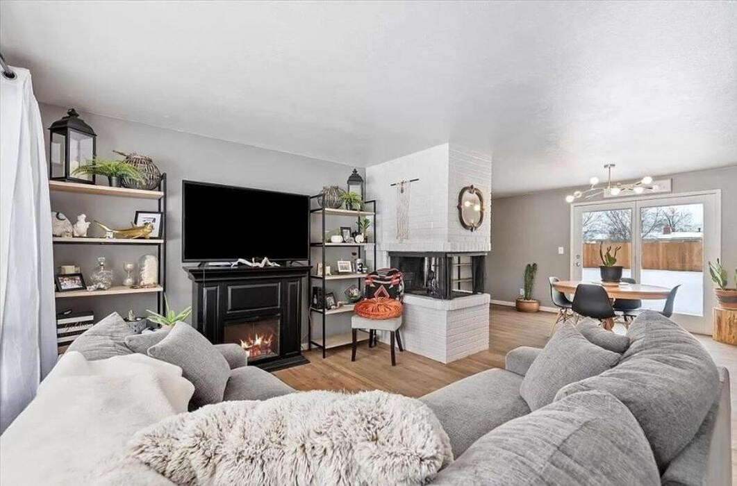 Images Abmont Realty Group
