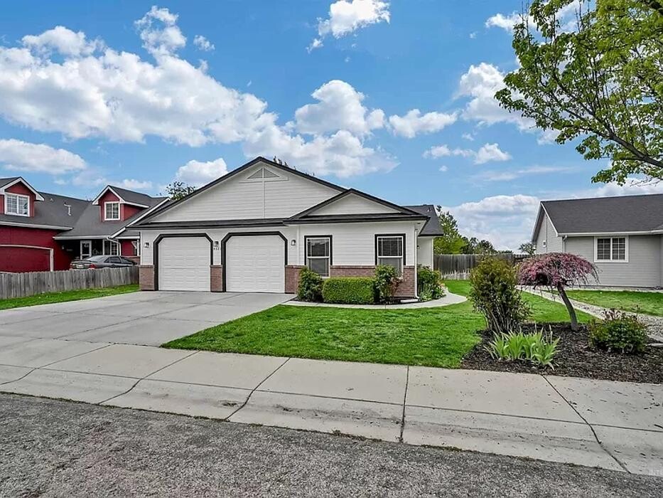 Images Abmont Realty Group