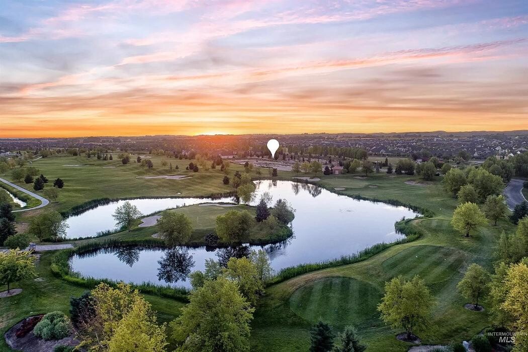 Images Abmont Realty Group