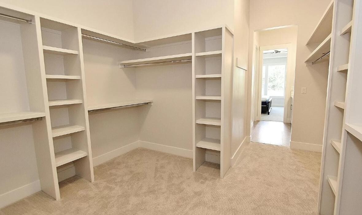 Images Abmont Realty Group