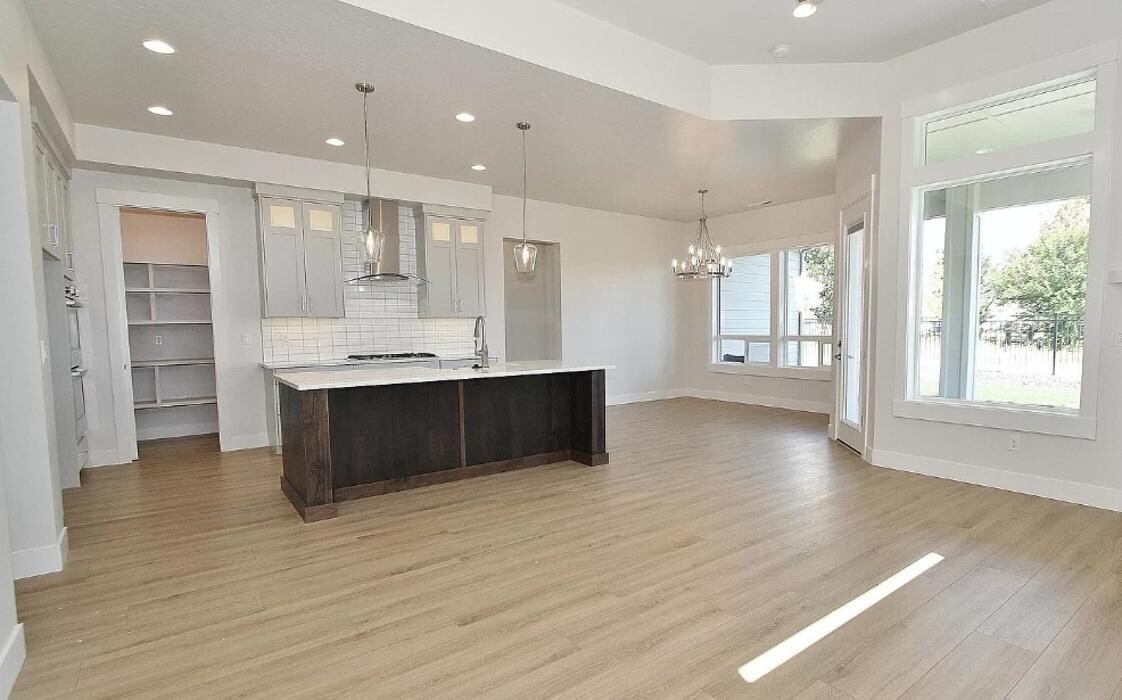 Images Abmont Realty Group