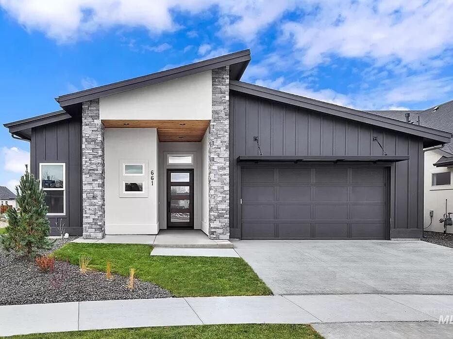 Images Abmont Realty Group