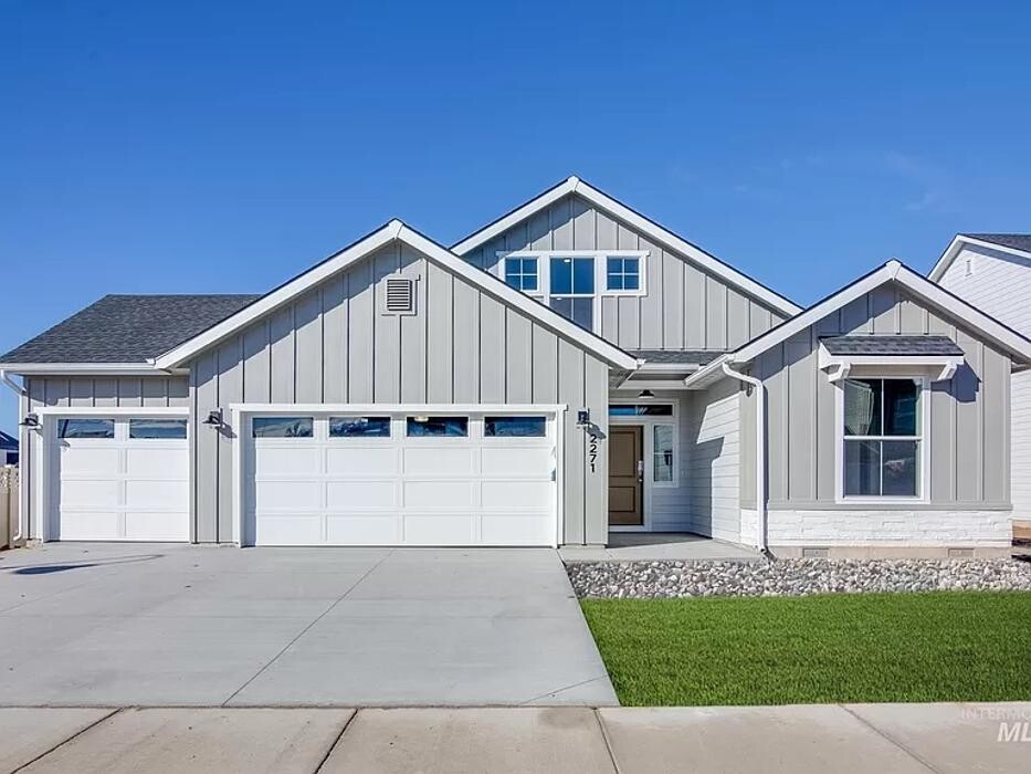 Images Abmont Realty Group