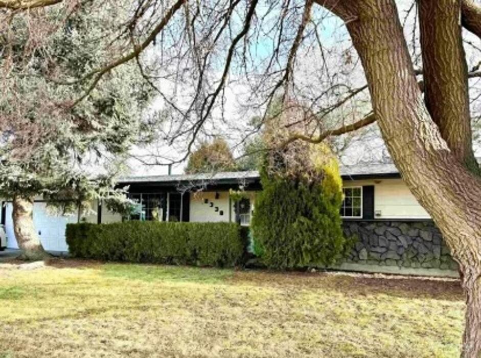 Images Abmont Realty Group