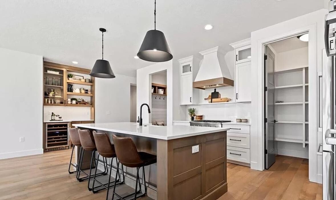 Images Abmont Realty Group