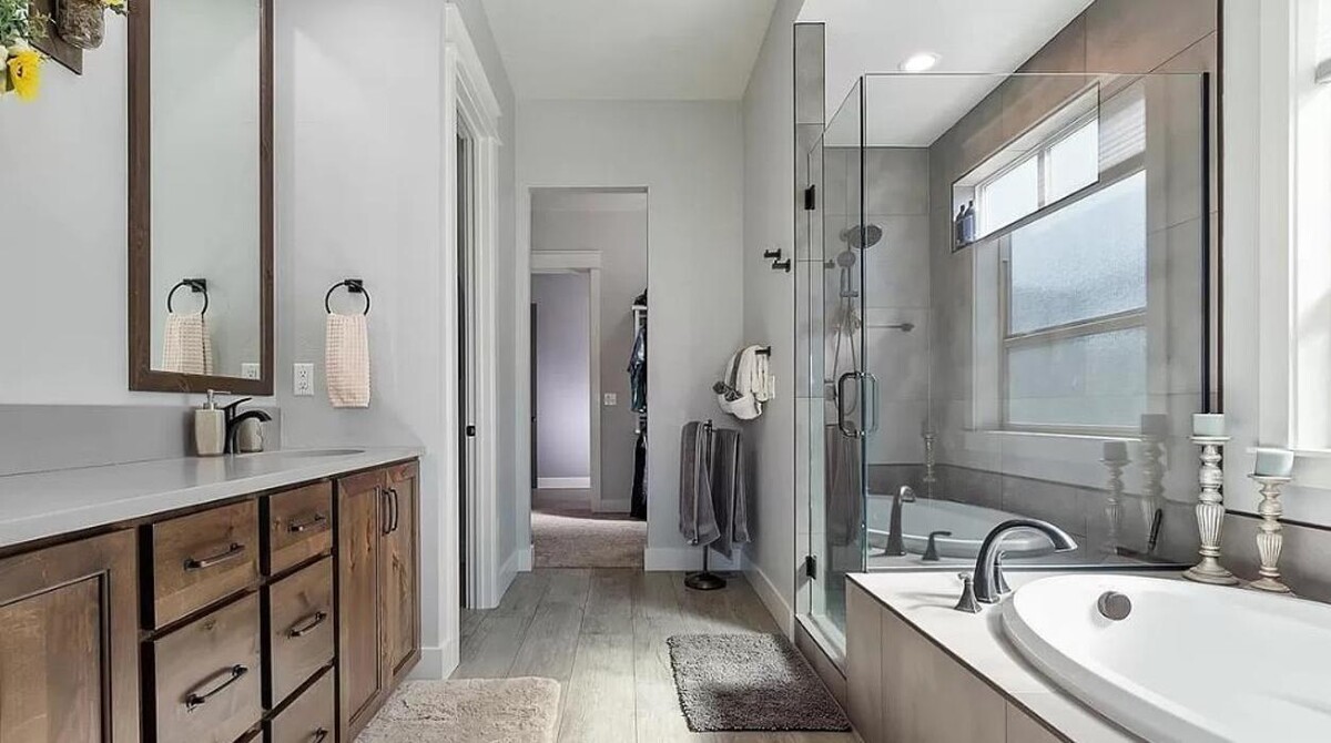 Images Abmont Realty Group