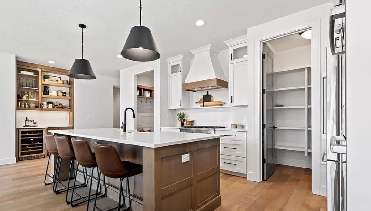 Images Abmont Realty Group