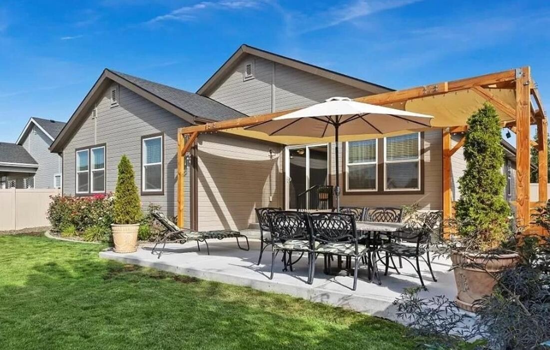 Images Abmont Realty Group