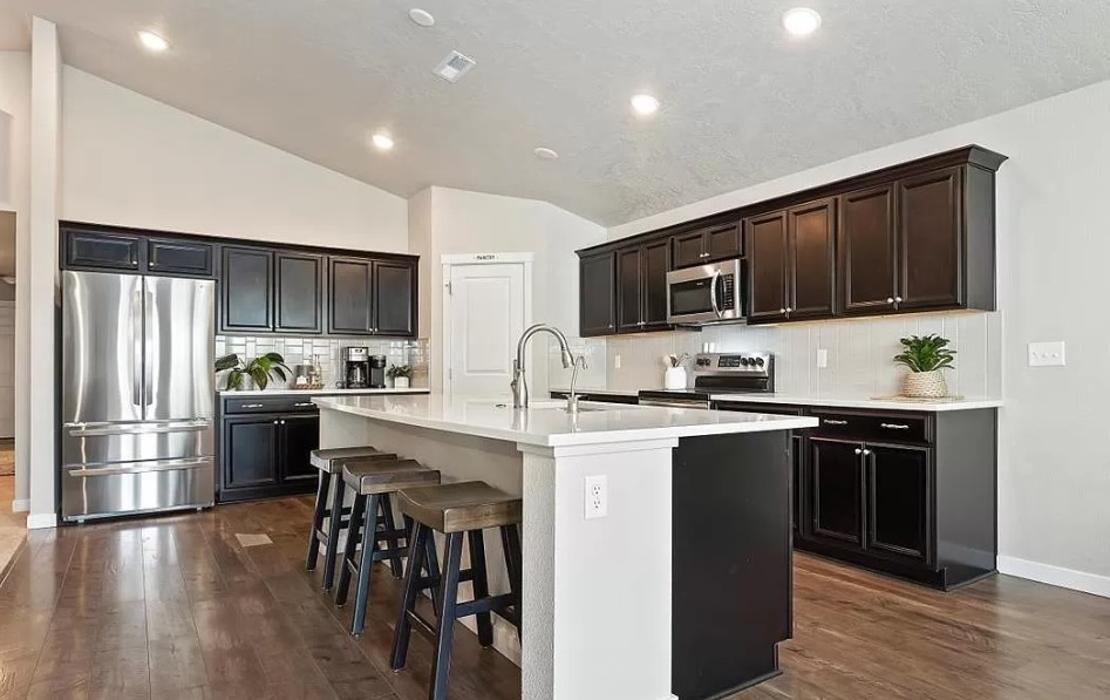 Images Abmont Realty Group