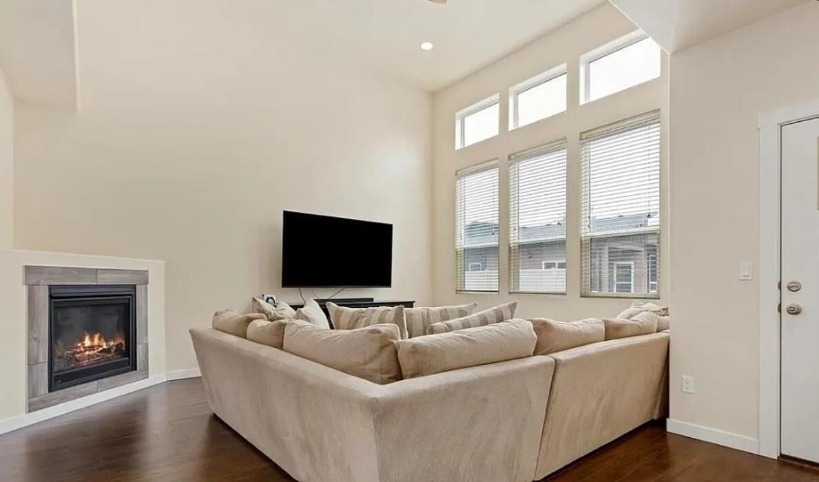 Images Abmont Realty Group