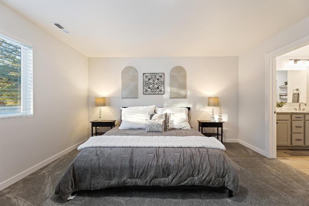 Images Abmont Realty Group