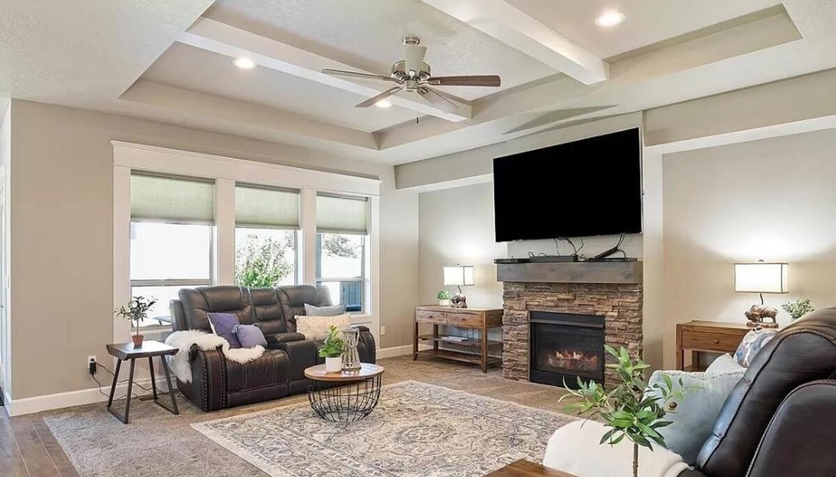 Images Abmont Realty Group