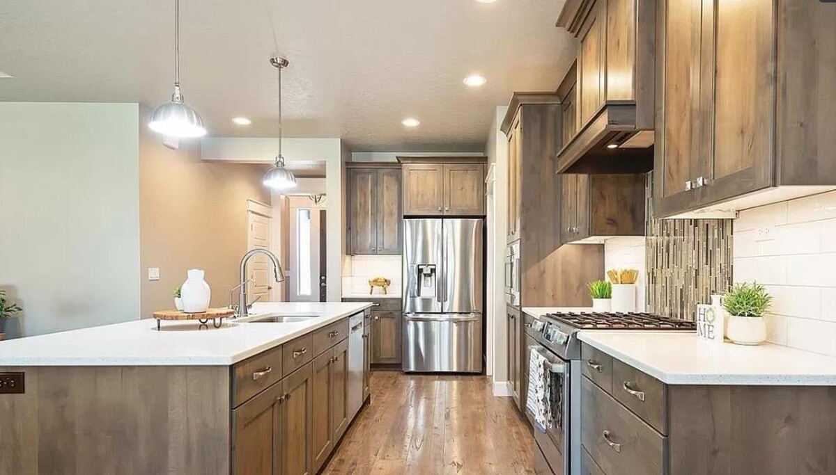 Images Abmont Realty Group